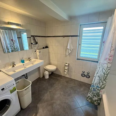 Frei 3 Budget Apartamento